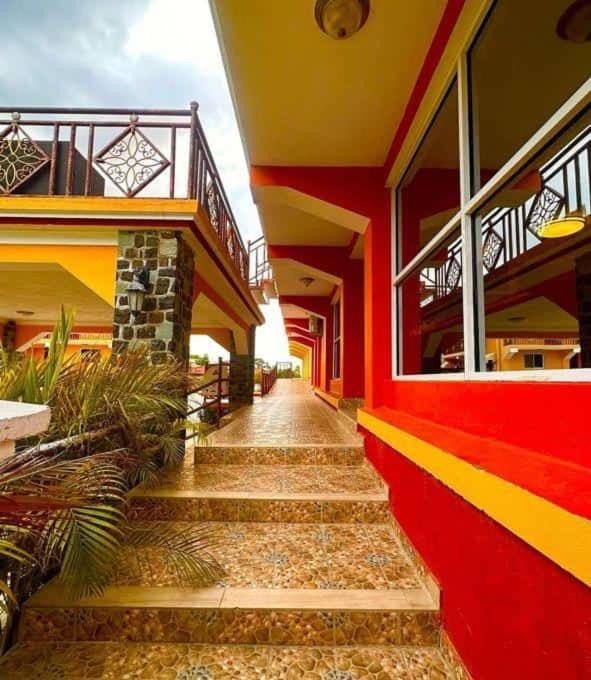 Vivy Hill'S Hotel Port-au-Prince Exterior photo